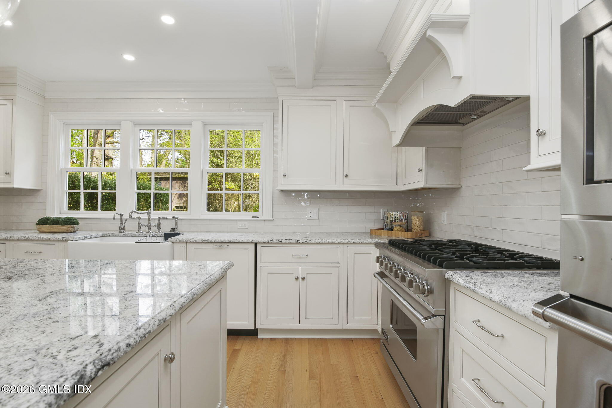 40 Ridgeview Avenue Greenwich, CT 06830 - Photo 4 of 15 109-web-or-mls-40-ridgeview-ave