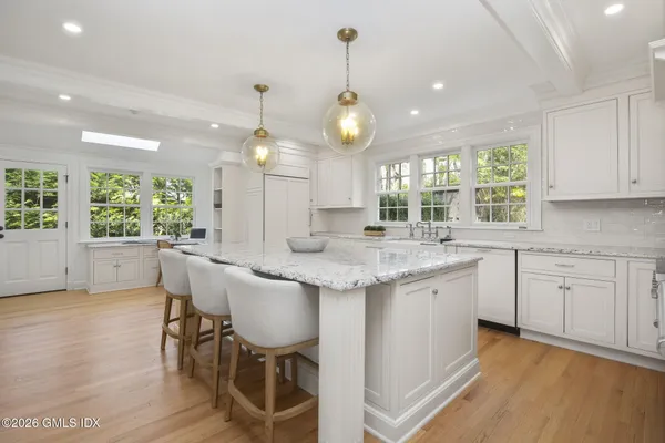 $4,950,000 | 40 Ridgeview Avenue, Greenwich, CT 06830
