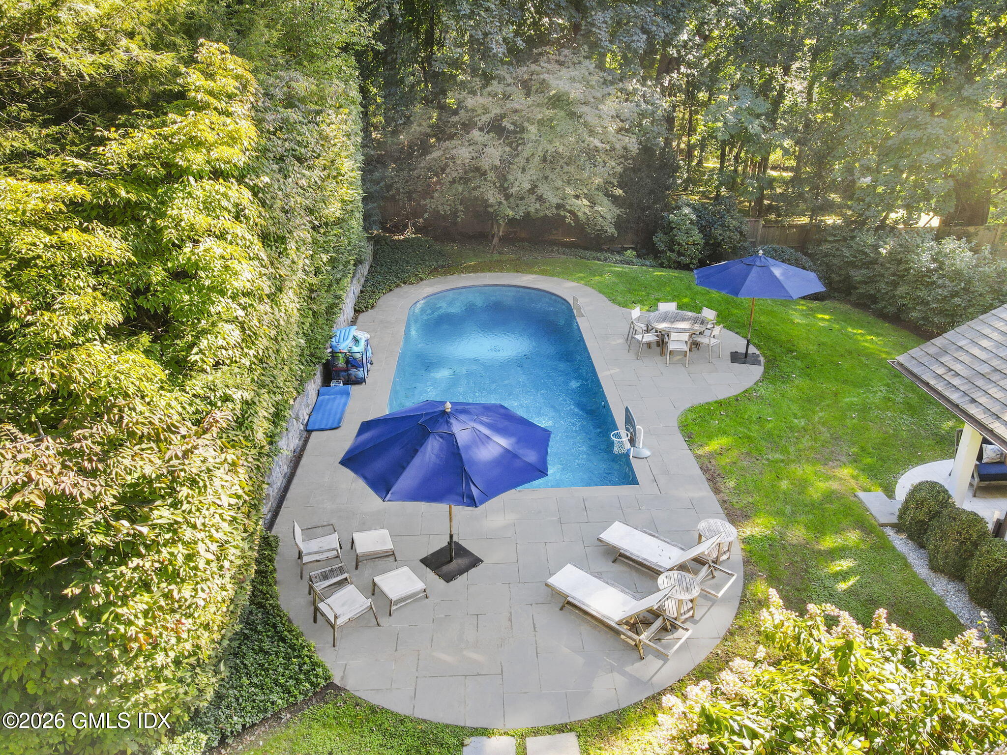 40 Ridgeview Avenue Greenwich, CT 06830 - Photo 10 of 15 60-web-or-mls-40-ridgeview-ave