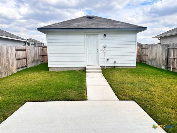 $1,795 | 124 Rollingwood Drive, San Marcos, TX 78666