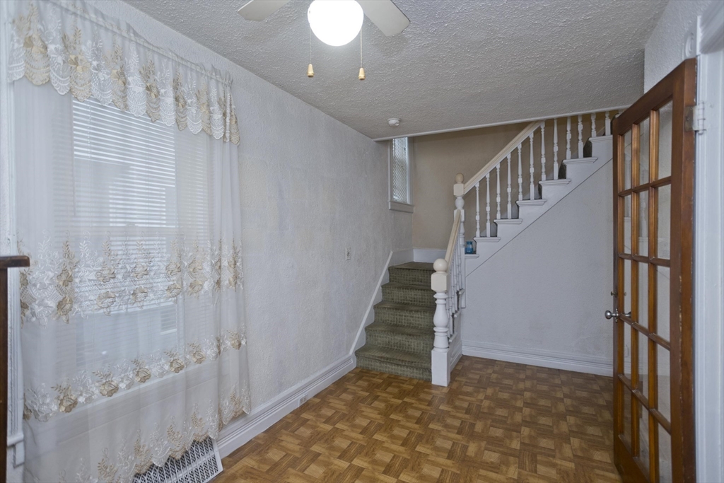 33 Lexington Street Springfield, MA 01107 - Photo 22 of 41 Gallery Image 22