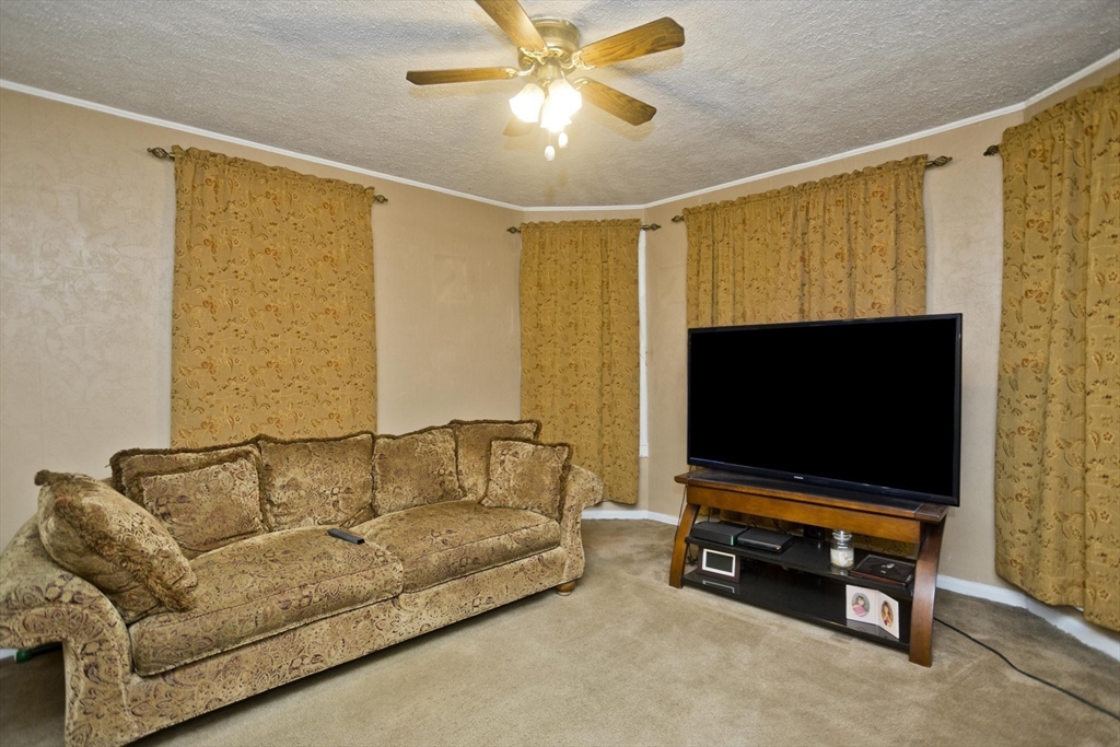 33 Lexington Street Springfield, MA 01107 - Photo 24 of 41 Gallery Image 24