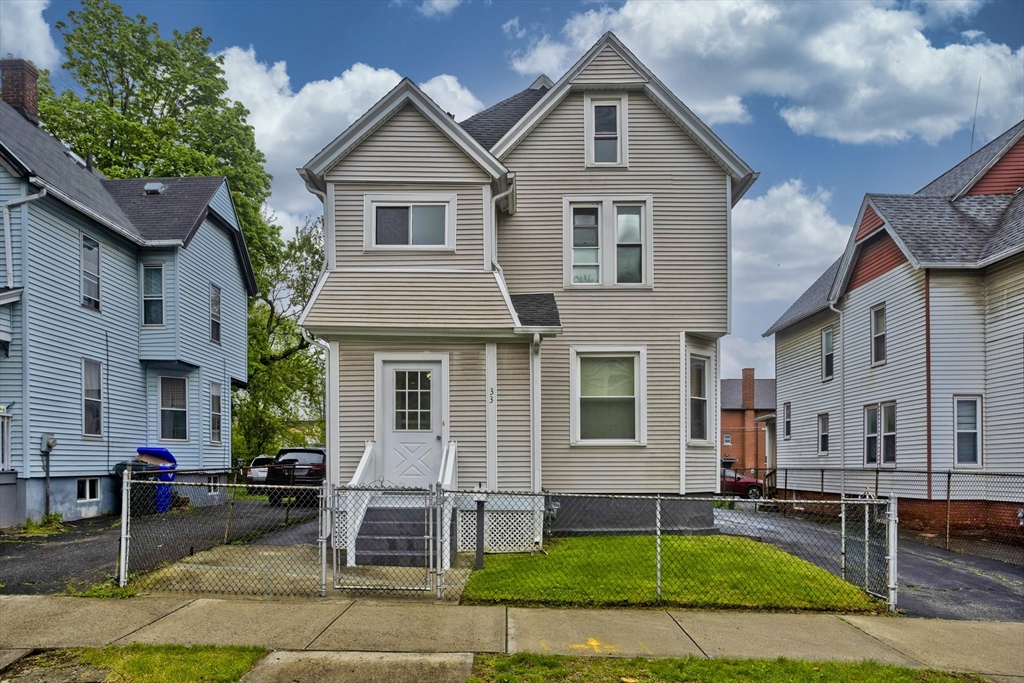 33 Lexington Street Springfield, MA 01107 - Photo 4 of 41 Gallery Image 4