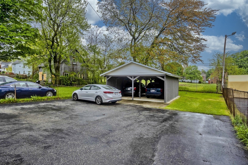 33 Lexington Street Springfield, MA 01107 - Photo 6 of 41 Gallery Image 6