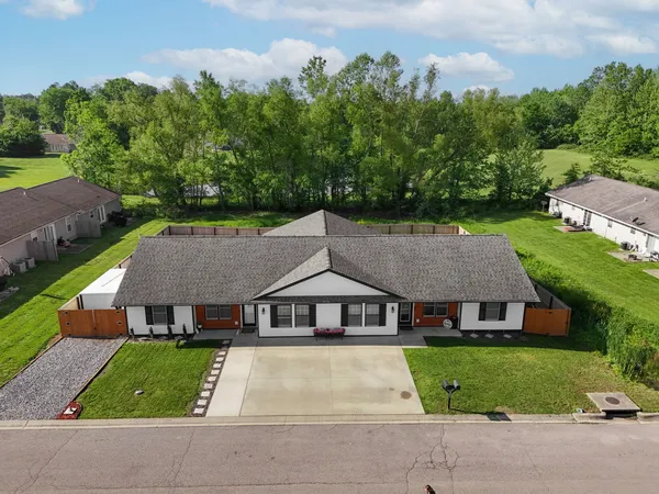 $399,900 | 211 Wild Rose Lane, Marion, IL 62959