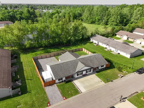 $399,900 | 211 Wild Rose Lane, Marion, IL 62959