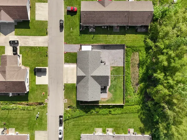 $399,900 | 211 Wild Rose Lane, Marion, IL 62959