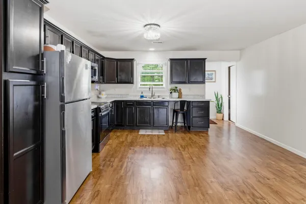 $399,900 | 211 Wild Rose Lane, Marion, IL 62959