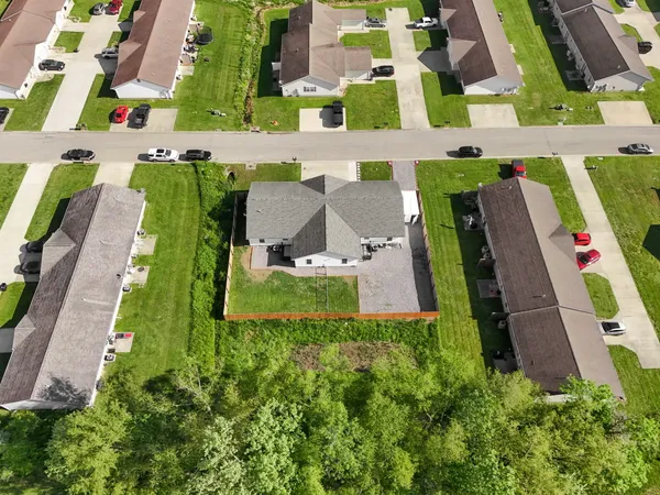 $399,900 | 211 Wild Rose Lane, Marion, IL 62959
