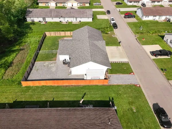 $399,900 | 211 Wild Rose Lane, Marion, IL 62959