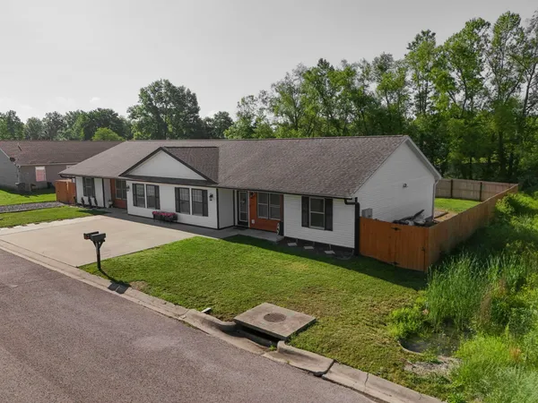 $399,900 | 211 Wild Rose Lane, Marion, IL 62959
