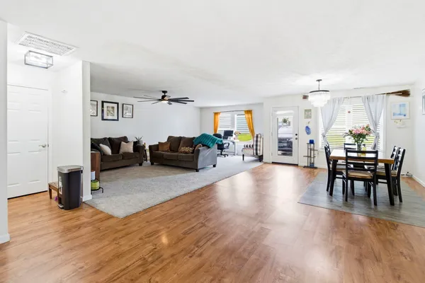 $399,900 | 211 Wild Rose Lane, Marion, IL 62959