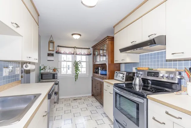 $325,000 | 534 Fox Hollow Way, Manchester, NH 03104