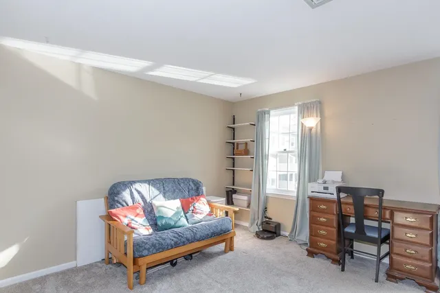 $325,000 | 534 Fox Hollow Way, Manchester, NH 03104