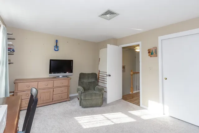 $325,000 | 534 Fox Hollow Way, Manchester, NH 03104