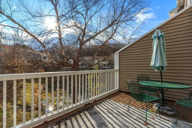 $325,000 | 534 Fox Hollow Way, Manchester, NH 03104