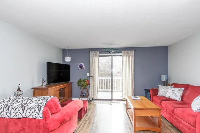 $325,000 | 534 Fox Hollow Way, Manchester, NH 03104