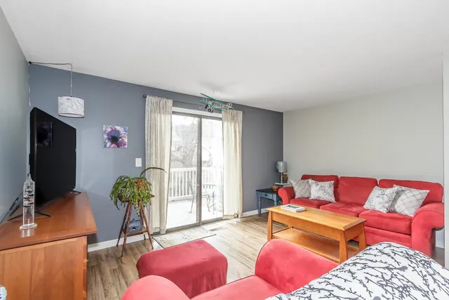 $325,000 | 534 Fox Hollow Way, Manchester, NH 03104