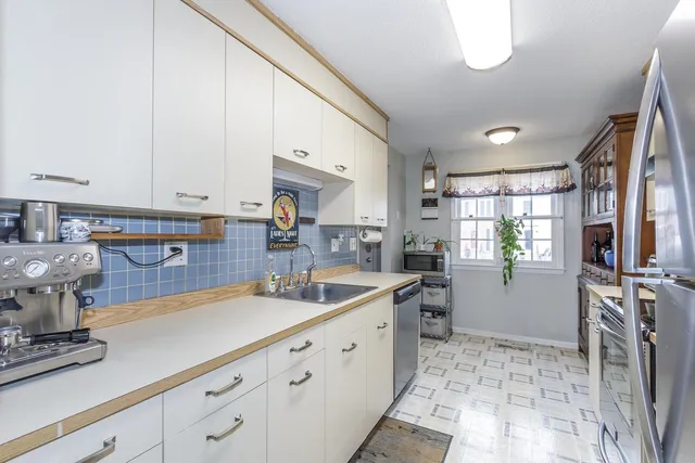 $325,000 | 534 Fox Hollow Way, Manchester, NH 03104