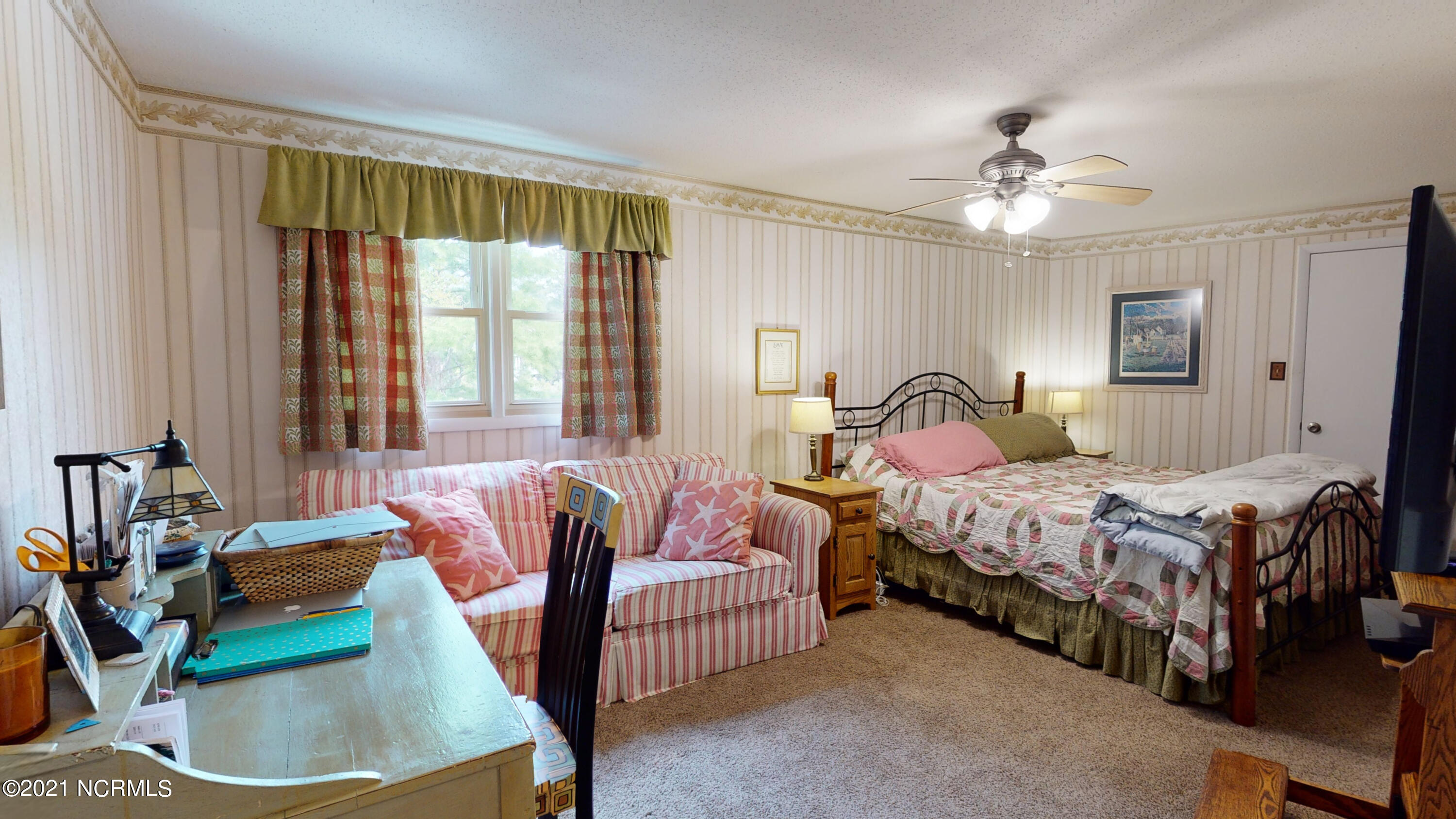 5408 Trade Winds Road New Bern, NC 28560 - Photo 21 of 41 5408 Trade Winds Road-Master Bedroom 1