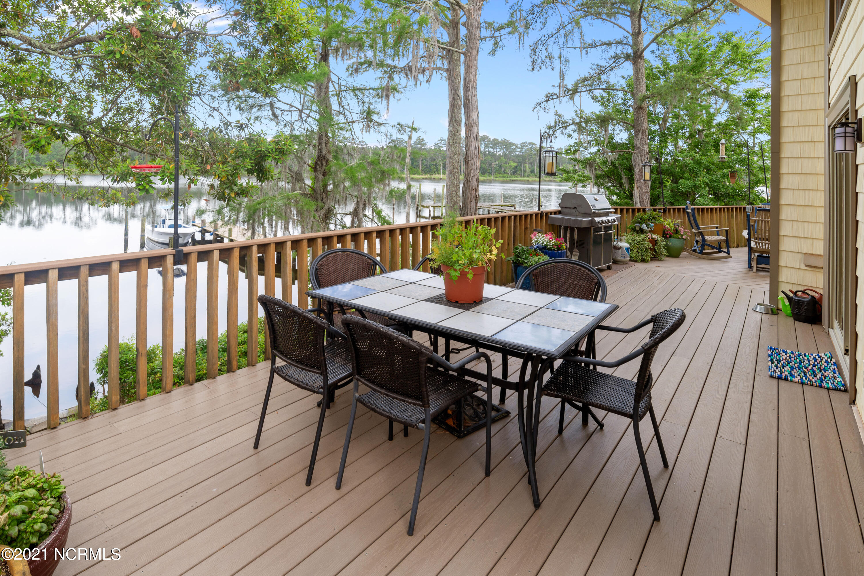 5408 Trade Winds Road New Bern, NC 28560 - Photo 34 of 41 5408 Trade Winds Road-Left Deck View