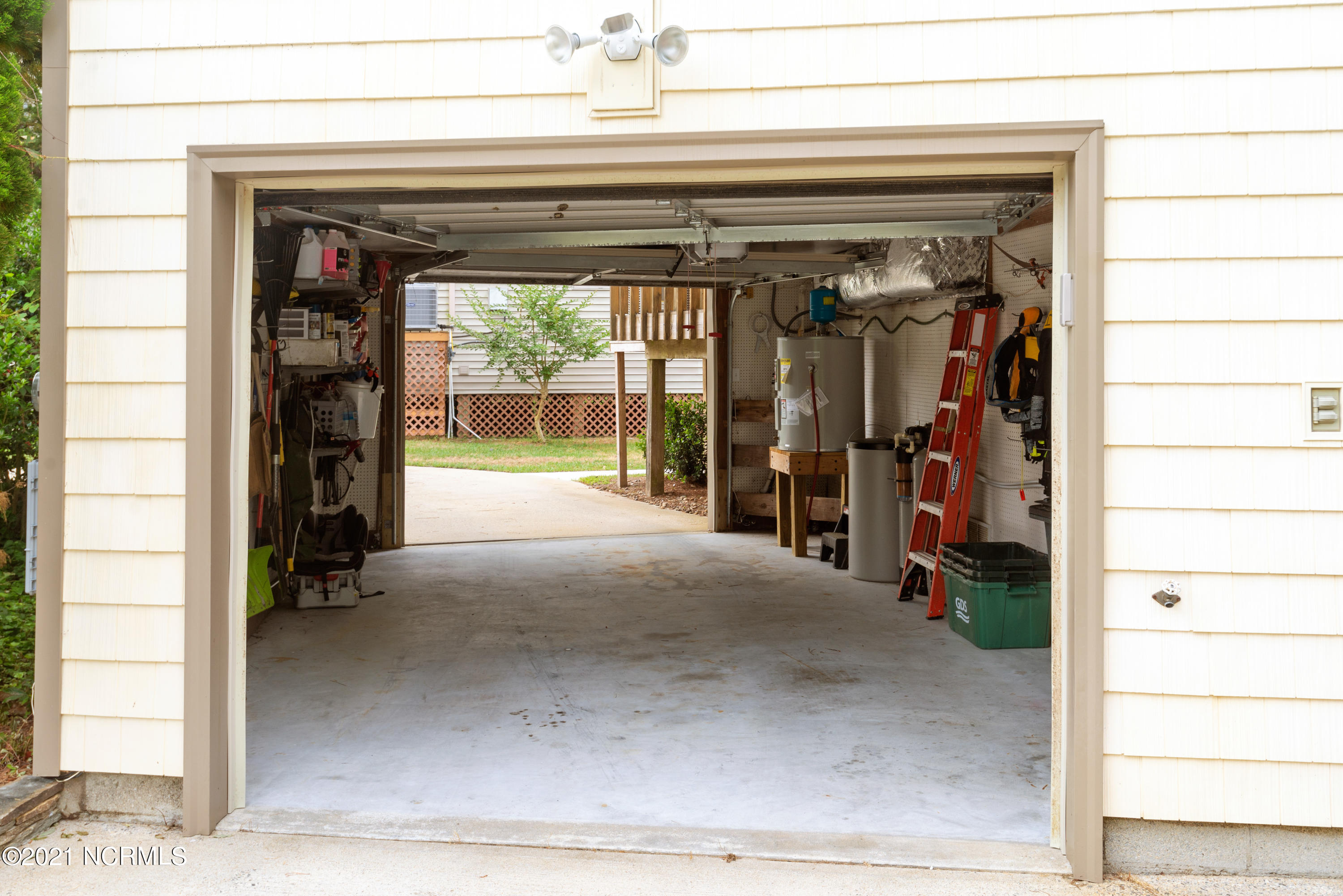 5408 Trade Winds Road New Bern, NC 28560 - Photo 7 of 41 5408 Trade Winds Road-Drive Through Gara