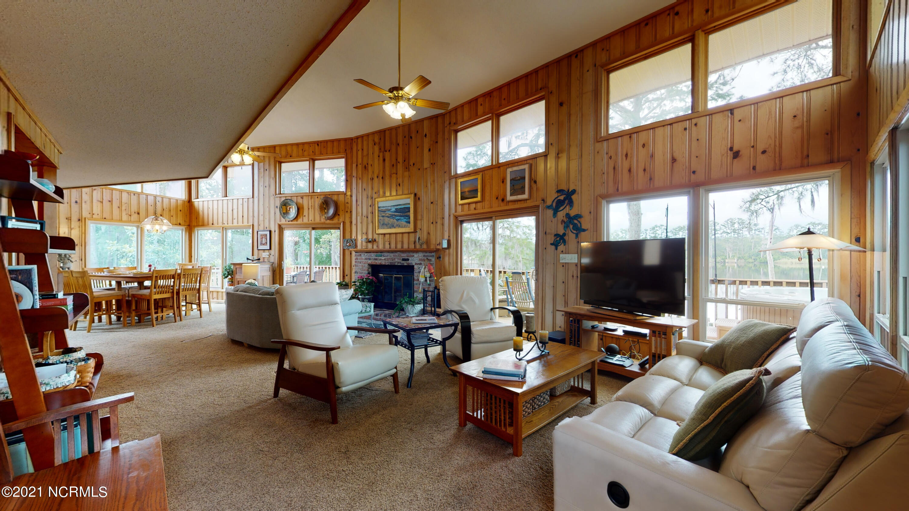 5408 Trade Winds Road New Bern, NC 28560 - Photo 8 of 41 5408 Trade Winds Road-Great Room Right