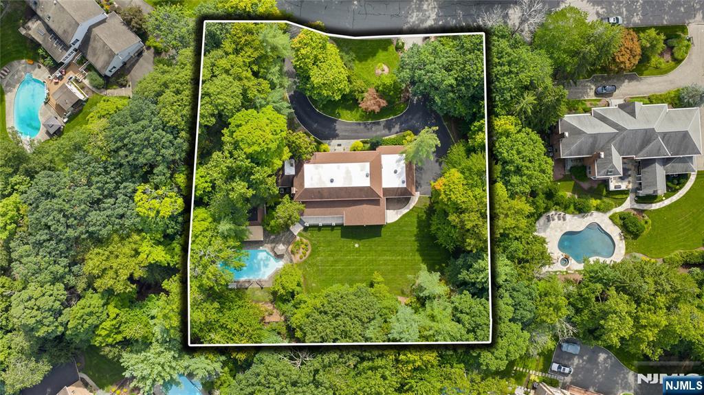 963 Huron Road Franklin Lakes, NJ 07417 - Photo 2 of 37 Gallery Image 2
