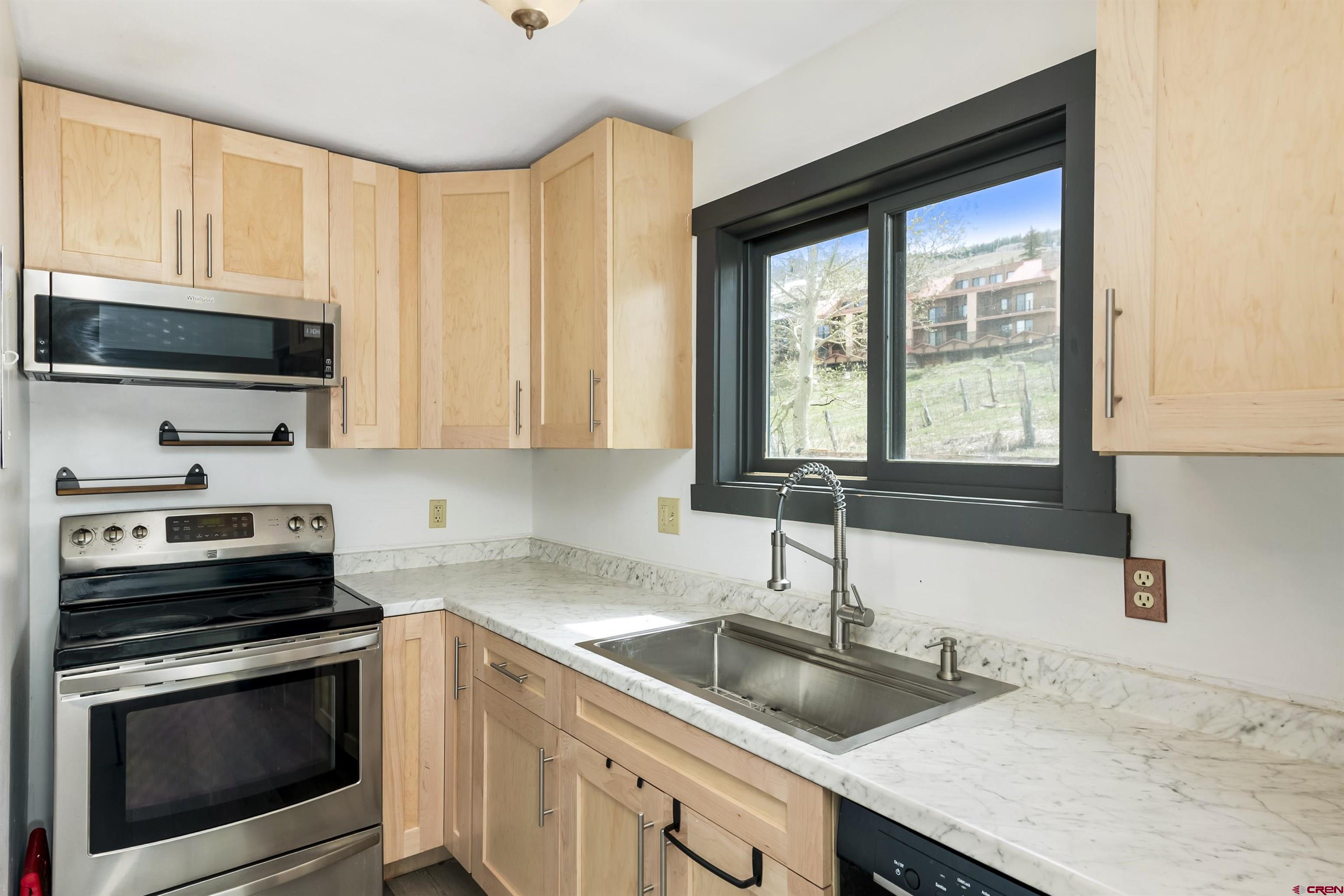 22 Castle Road, Unit 2 Crested Butte, CO 81225 - Photo 9 of 38 Gallery Image 9