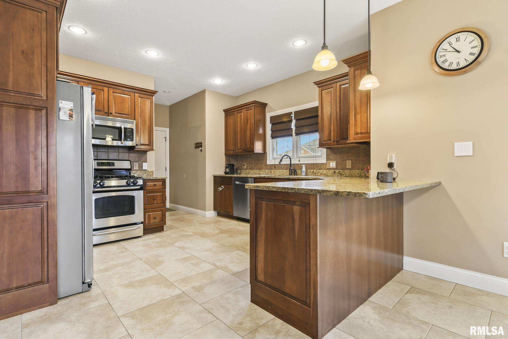 4700 Longfellow Drive Springfield, IL 62711 - Photo 12 of 33