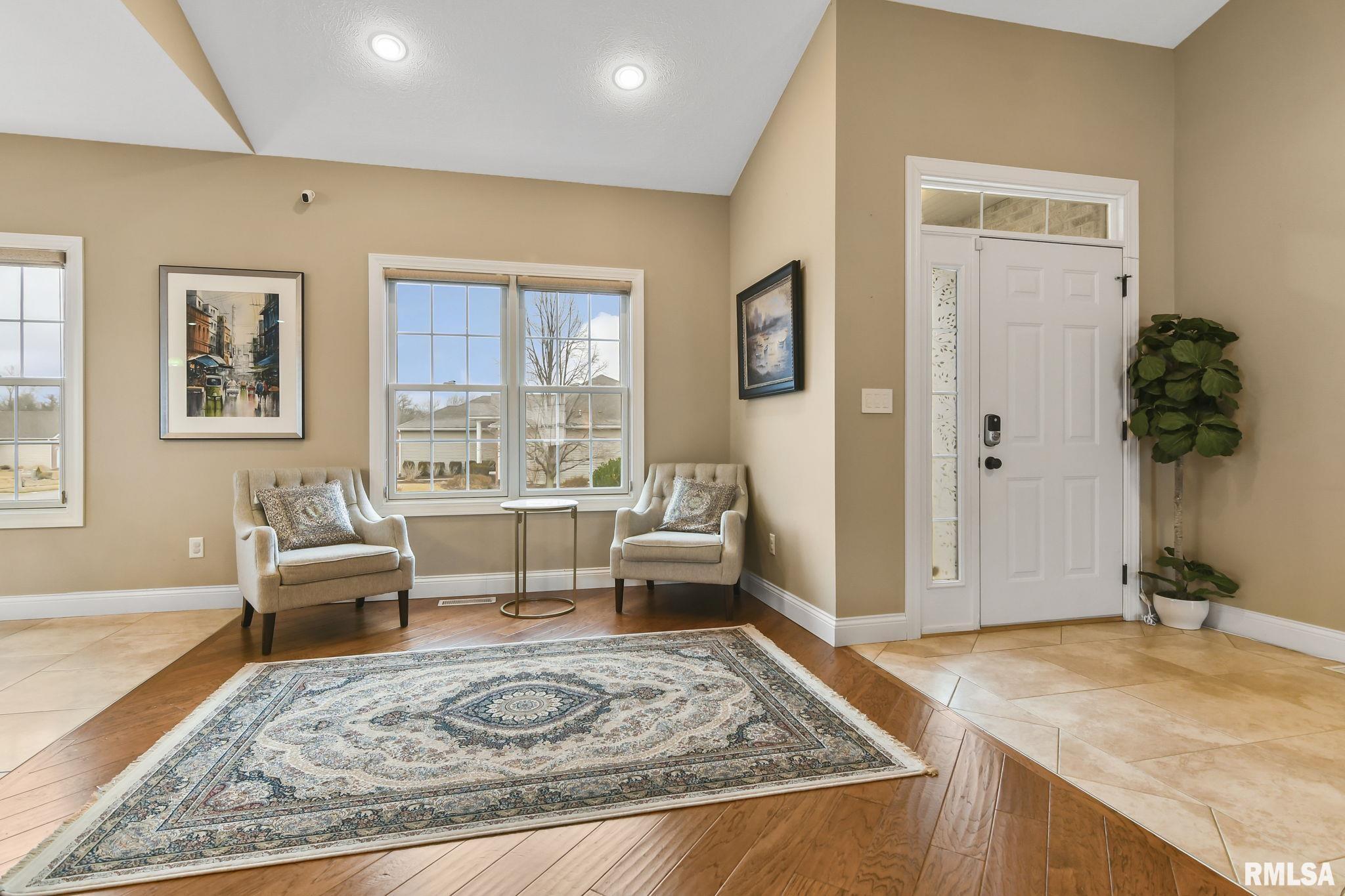 4700 Longfellow Drive Springfield, IL 62711 - Photo 4 of 33