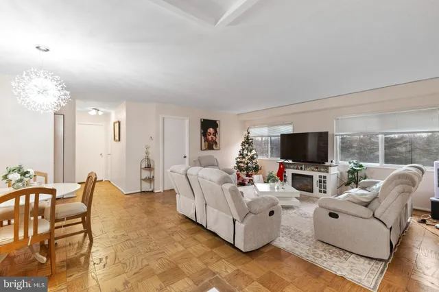 $169,999 | 1111 University Boulevard West, Unit 313A, Silver Spring, MD 20902