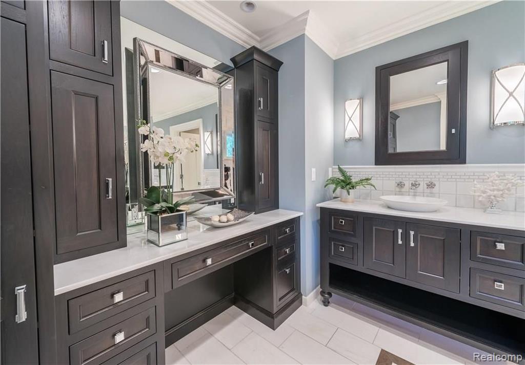 570 Haverhill Road Bloomfield Hills, MI 48304 - Photo 18 of 32