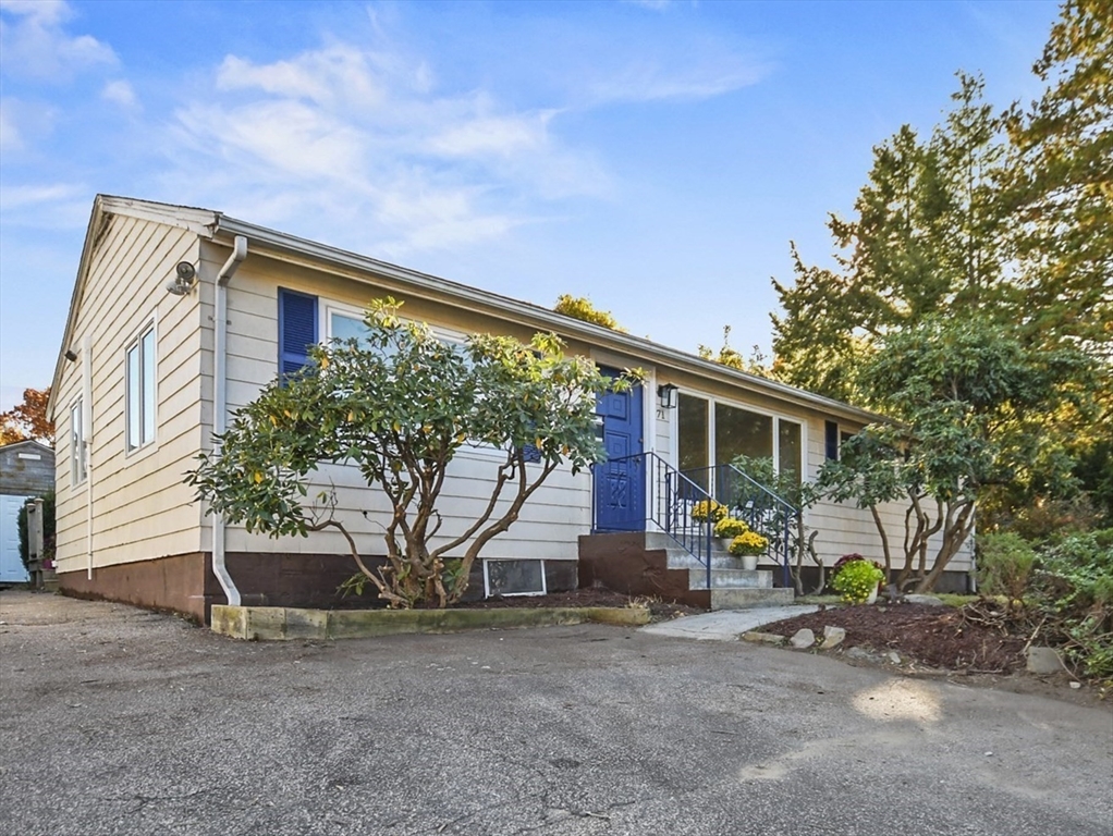 71 Ravenswood Road Waltham, MA 02453 - Photo 1 of 42 Gallery Image 1