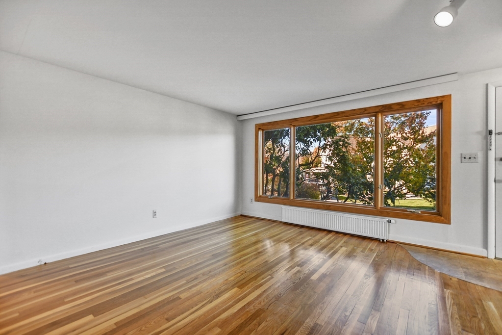 71 Ravenswood Road Waltham, MA 02453 - Photo 21 of 42 Gallery Image 21