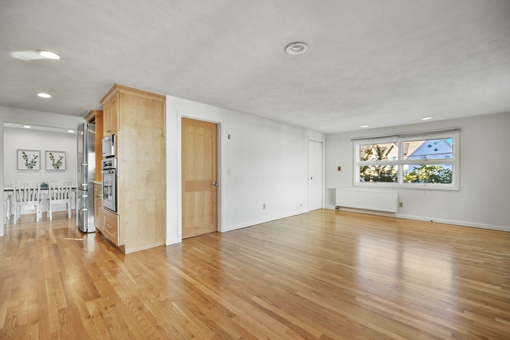 71 Ravenswood Road Waltham, MA 02453 - Photo 28 of 42 Gallery Image 28