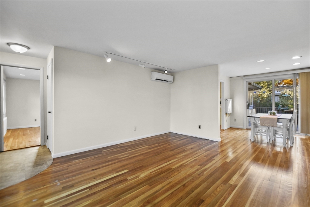 71 Ravenswood Road Waltham, MA 02453 - Photo 29 of 42 Gallery Image 29
