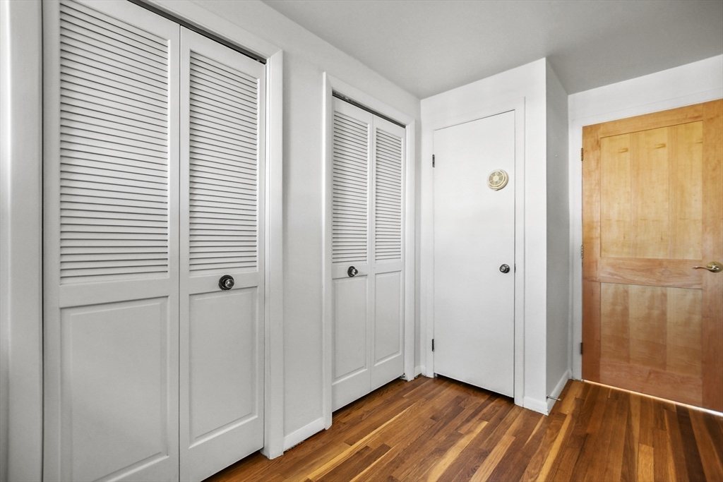 71 Ravenswood Road Waltham, MA 02453 - Photo 33 of 42 Gallery Image 33