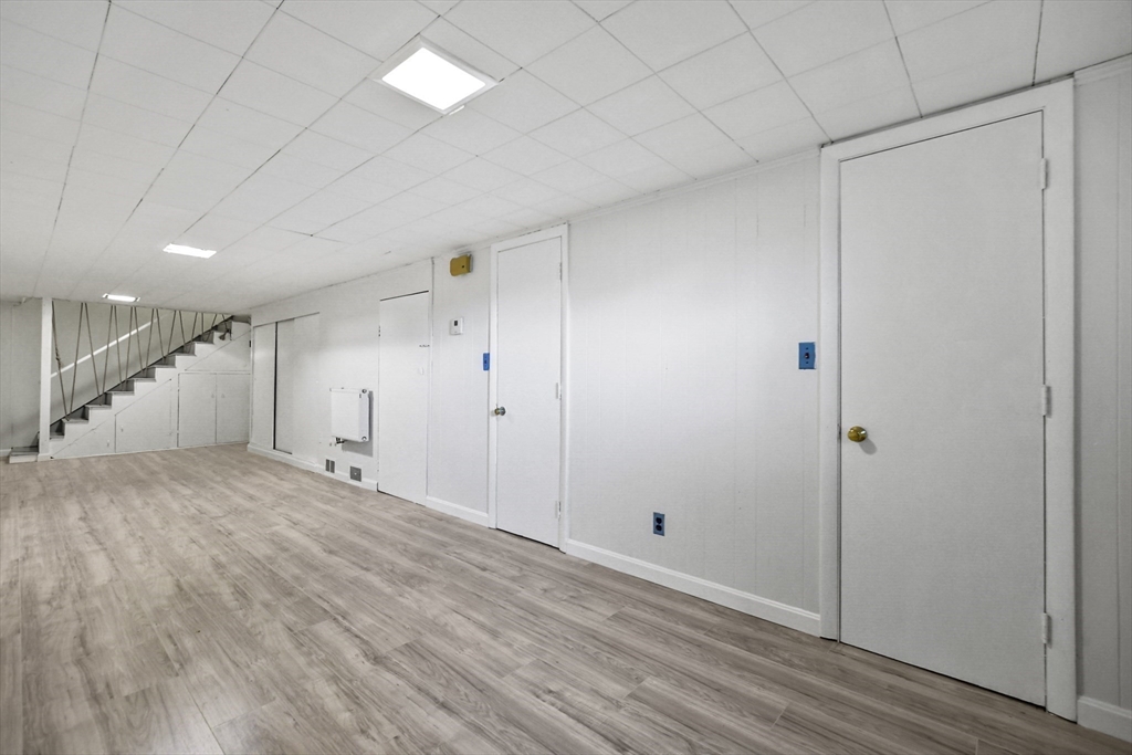 71 Ravenswood Road Waltham, MA 02453 - Photo 36 of 42 Gallery Image 36