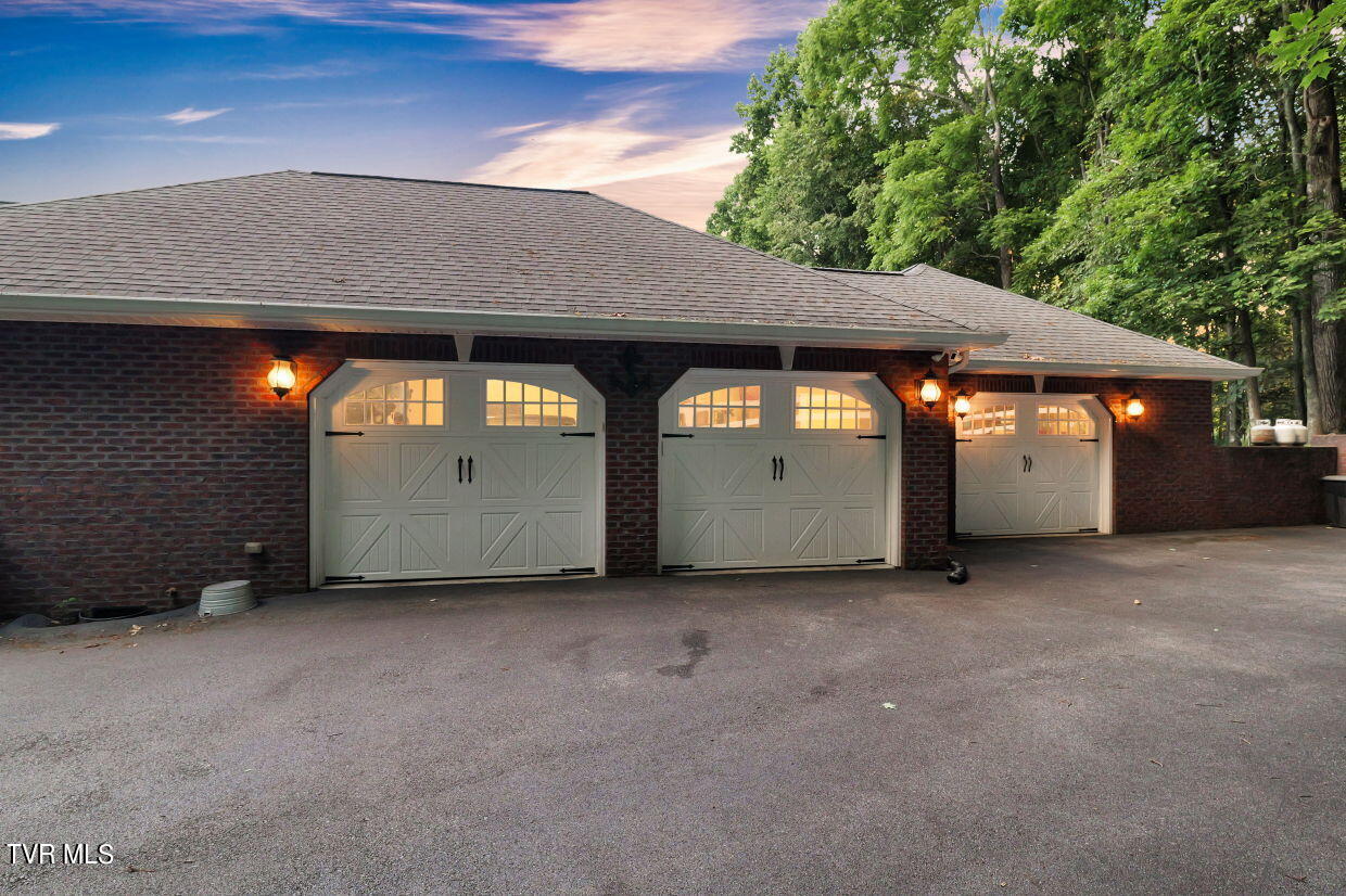26786 Preston Pl Drive Abingdon, VA 24211 - Photo 3 of 59 2-web-or-mls-26786-preston-pl-dr