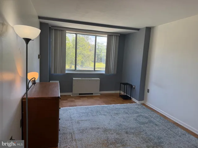 $2,100 | 10401 Grosvenor Place, Unit 120, Rockville, MD 20852