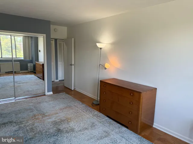 $2,100 | 10401 Grosvenor Place, Unit 120, Rockville, MD 20852