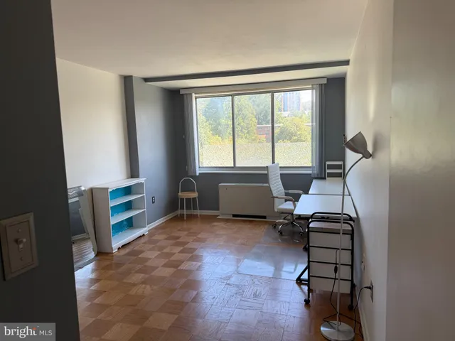 $2,100 | 10401 Grosvenor Place, Unit 120, Rockville, MD 20852