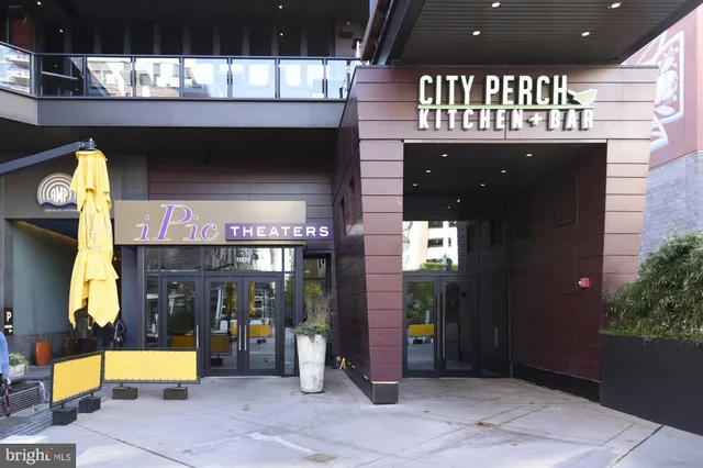 $2,100 | 10401 Grosvenor Place, Unit 120, Rockville, MD 20852