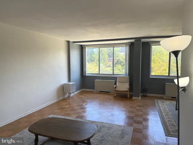 $2,100 | 10401 Grosvenor Place, Unit 120, Rockville, MD 20852