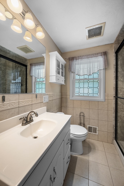 74 Harris Road Lynn, MA 01904 - Photo 16 of 39