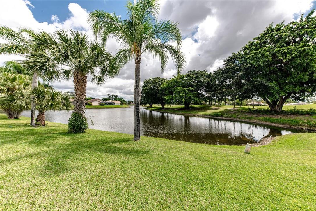 19512 Sedgefield Terrace Boca Raton, FL 33498 - Photo 4 of 9 Photo 4