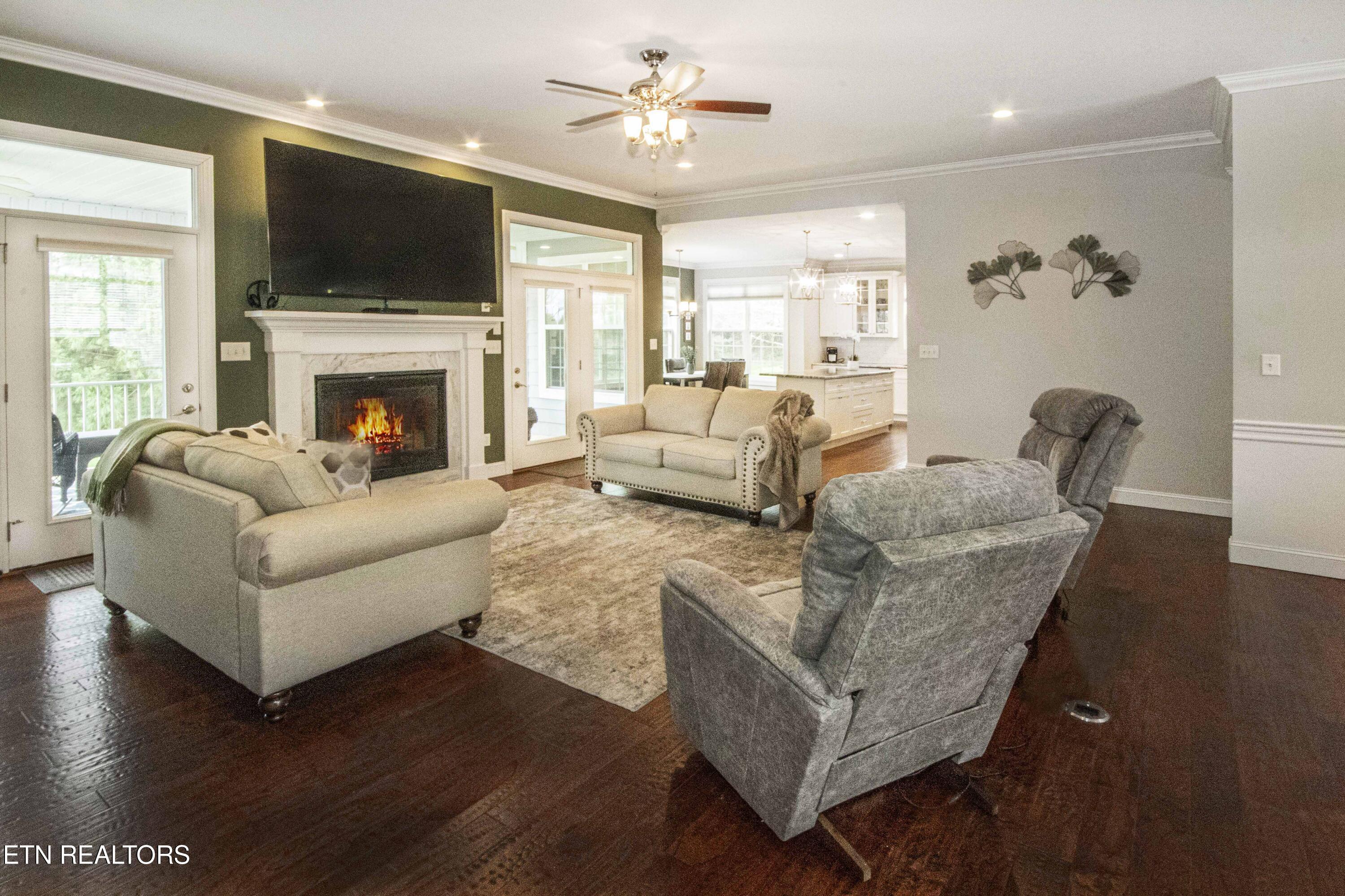 113 Inola Place Loudon, TN 37774 - Photo 22 of 42 Living Room