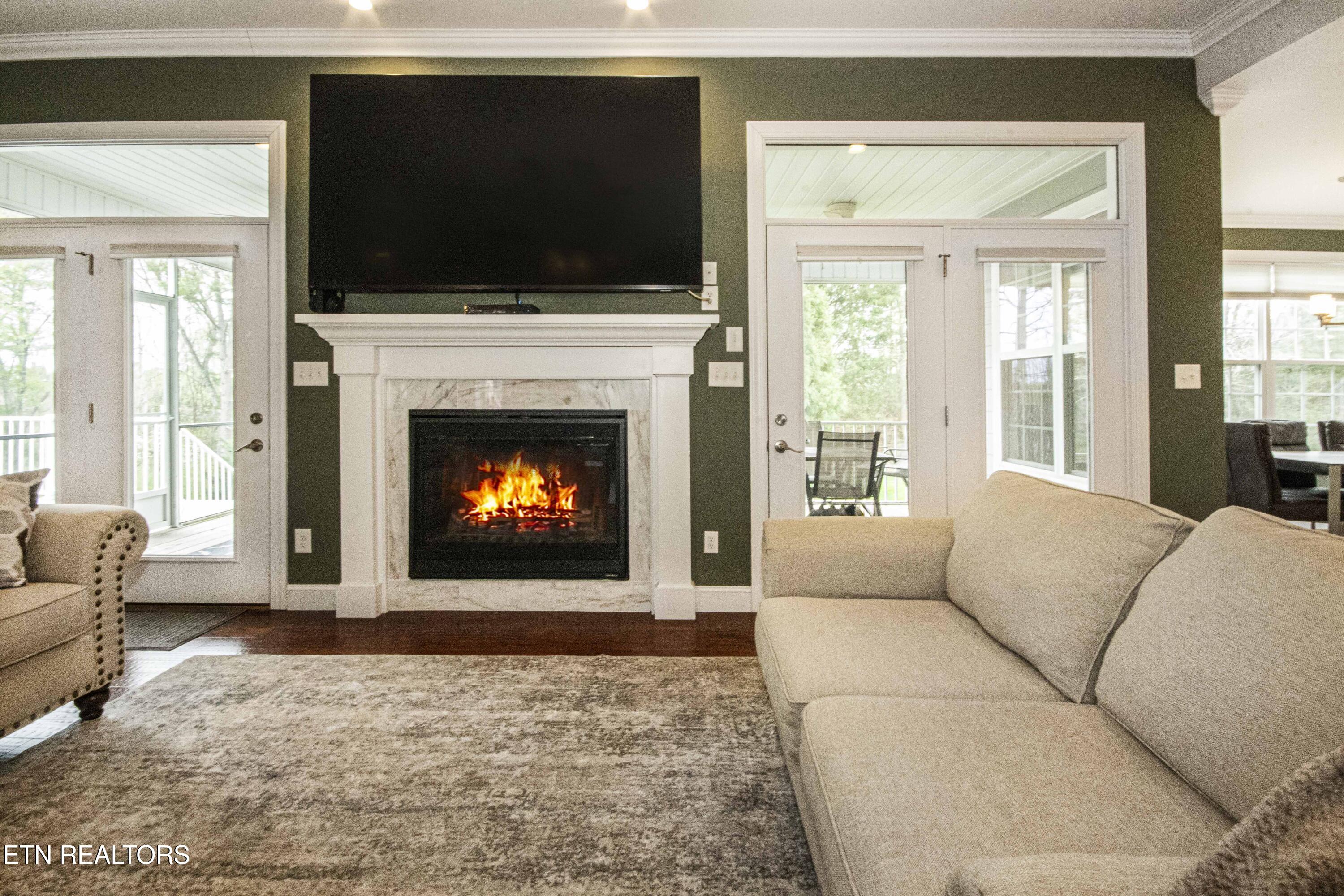 113 Inola Place Loudon, TN 37774 - Photo 24 of 42 Living Room