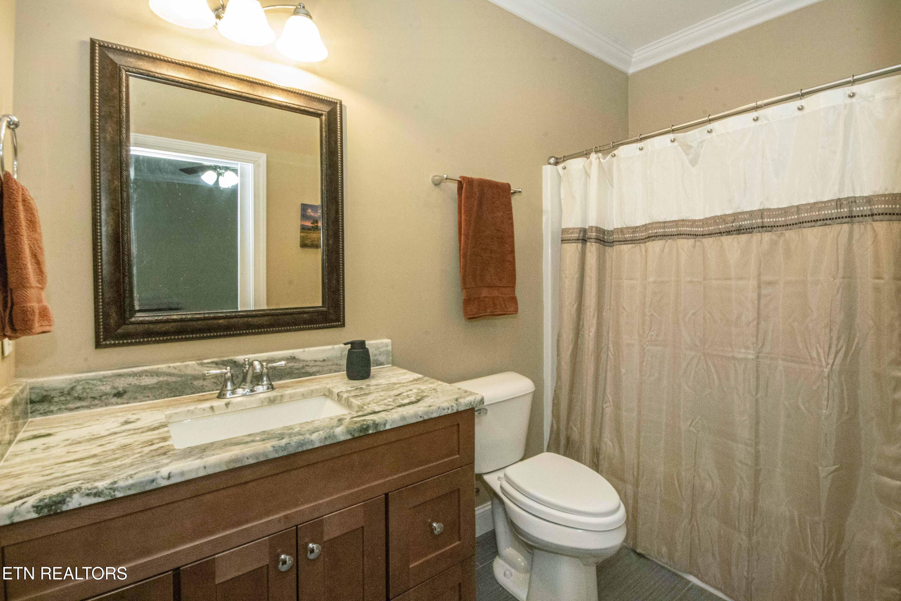 113 Inola Place Loudon, TN 37774 - Photo 40 of 42 Guest Bedroom 2 Bathroom